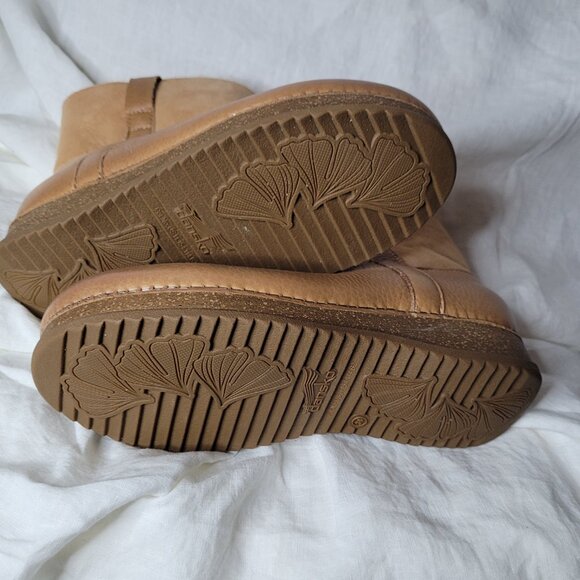 Dansko Mckenzie Shearling Lined Boots - Picture 8 of 16